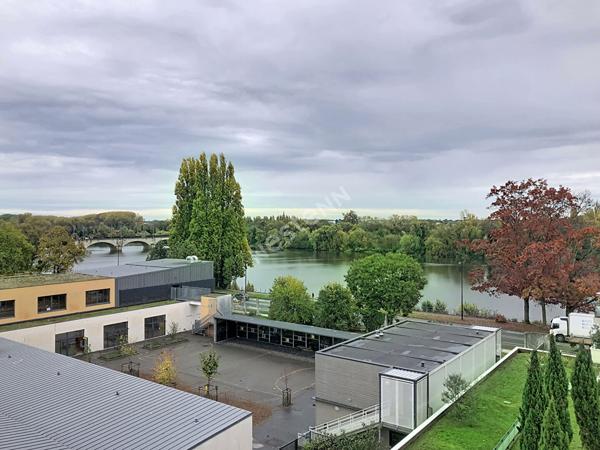 Appartement 2 chambres, vue Loire, avec balcons et parking sous-sol