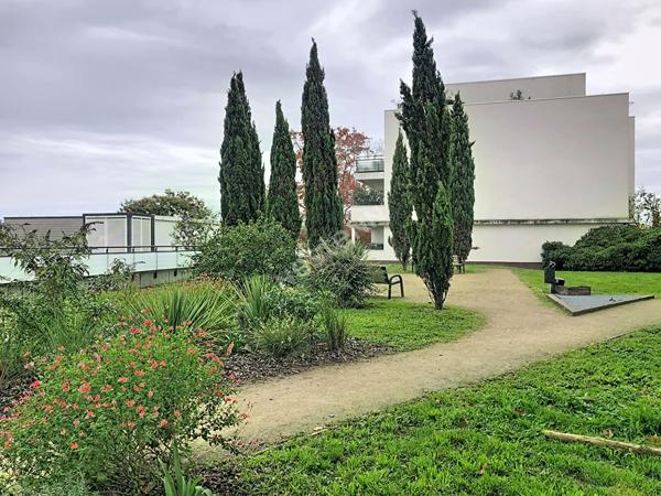 Appartement 2 chambres, vue Loire, avec balcons et parking sous-sol