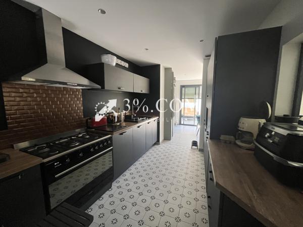 Maison
                                                                                                                                                                                                                                                                                                                        5 pièce(s)                                                                                                                                                                                                          3 chambre(s)                                                                                                                                                                                                          123  m²
