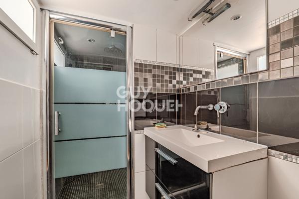 Maison contemporaine 113 m² avec souplex aménagé, jardin et piscine