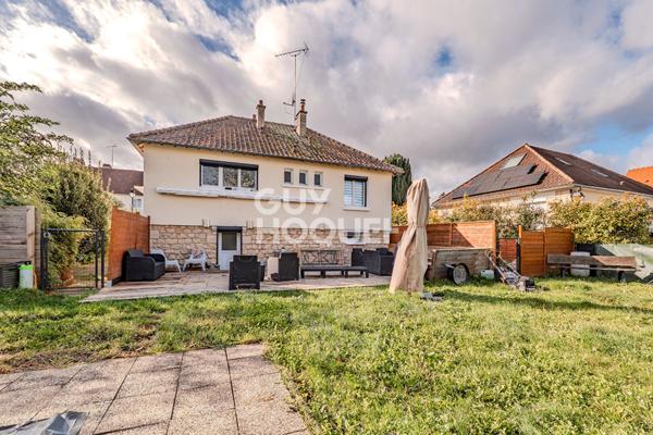 Maison contemporaine 113 m² avec souplex aménagé, jardin et piscine