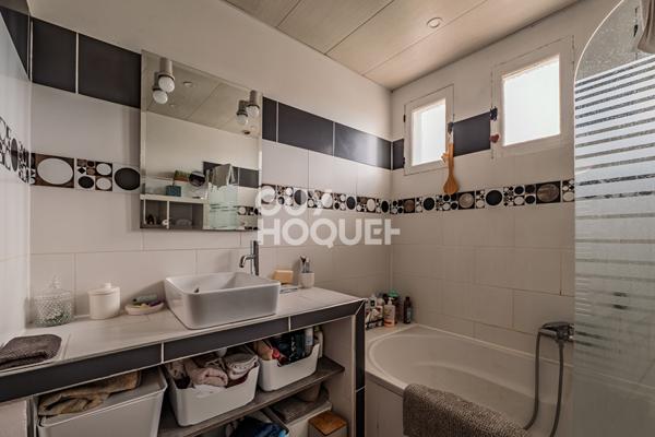 Maison contemporaine 113 m² avec souplex aménagé, jardin et piscine