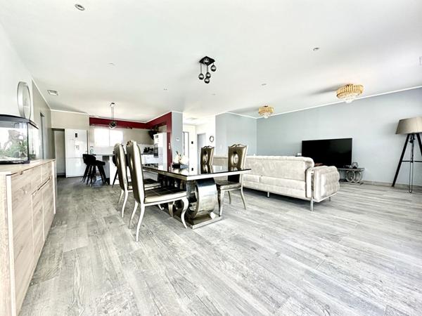 Maison de plain pied récente avec piscine proche Carcassonne