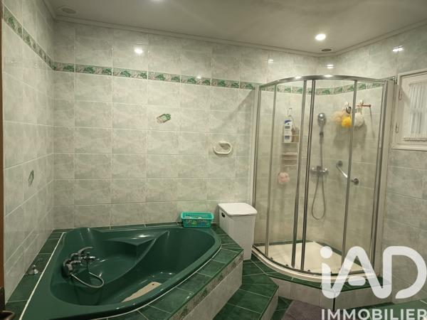 Maison à vendre 8 pièces 239 m² Le Tampon