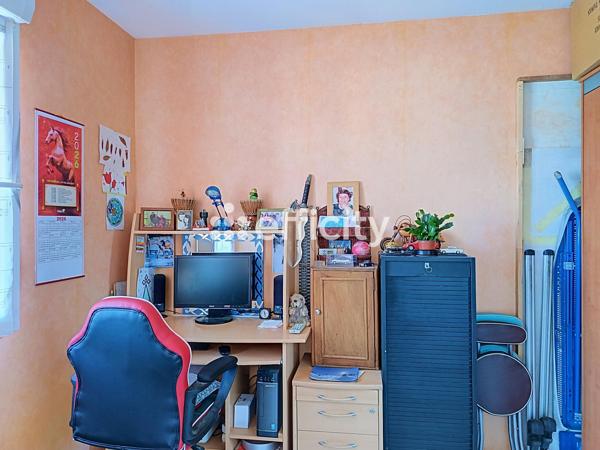 Appartement
         3 pièces
        - 55 m² Exclusivité 170 000 € *