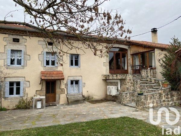 Maison 6 pièces de 164 m² à Grazac (43200)