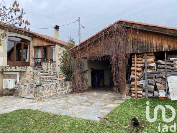 Maison 6 pièces de 164 m² à Grazac (43200)