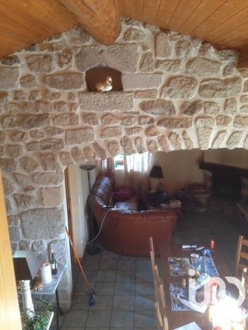 Maison 6 pièces de 164 m² à Grazac (43200)