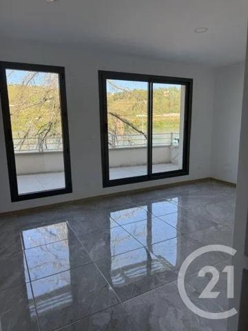 Appartement à vendre  2 pièces - 56 m 2   VIENNE  - 38