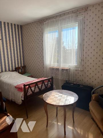 Maison à Vendre à Coutras (33230) en Gironde (33),  dans un quartier avec proximité des commerc...