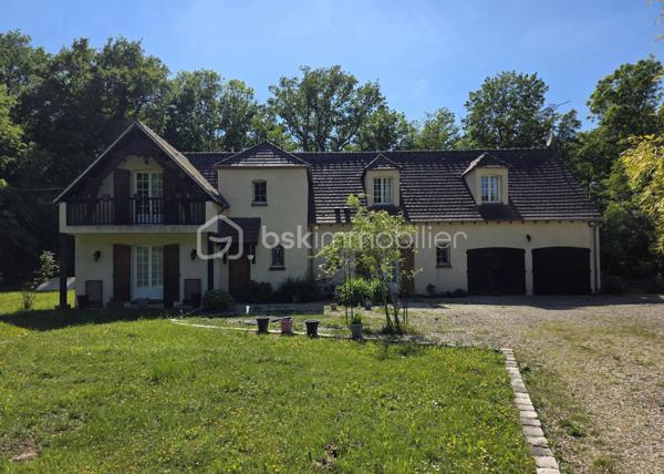Située dans une commune limitrophe de la Seine-et-Marne, du Loiret et de l’Yonne, cette magnifique maison construite en 2003 vous séduira par ses prestations de qualité, ses beaux volumes et son environnement privilégié.

D’une construction soignée et parfaitement entretenue, elle offre une excellente performance énergétique grâce à ses équipements modernes et efficaces.

Belle maison familiale de 2003 en excellent état, sans travaux

Située dans une commune limitrophe de la Seine-et-Marne, du Loiret et de l’Yonne, cette magnifique maison construite en 2003 vous séduira par ses prestations de qualité, ses beaux volumes et son environnement privilégié.

D’une construction soignée et parfaitement entretenue, elle offre une excellente performance énergétique grâce à ses équipements modernes et efficaces.

Les atouts de la maison :
🔷5 chambres, dont une au rez-de-chaussée
🔷 un bureau spacieux est lumineux 
🔷2 salles de bain avec douche et baignoire
🔷Grande pièce de vie lumineuse et conviviale 40 m²
🔷Superbe cheminée avec insert dominant le séjour
🔷Chauffage au sol centralisé au rez-de-chaussée
🔷Pompe à chaleur réversible dans toutes les pièces
🔷Fibre optique installée, idéale pour le télétravail
🔷Double garage
🔷Piscine chauffée et sécurisé 
🔷Terrain arboré et boisé avec étang
🔷Faible taxe foncière

Cette propriété offre un cadre de vie rare, alliant confort moderne, tranquillité et nature, tout en restant proche des grands axes et des départements voisins.

Contactez moi sans hésiter pour obtenir plus de renseignements et planifier votre visite.