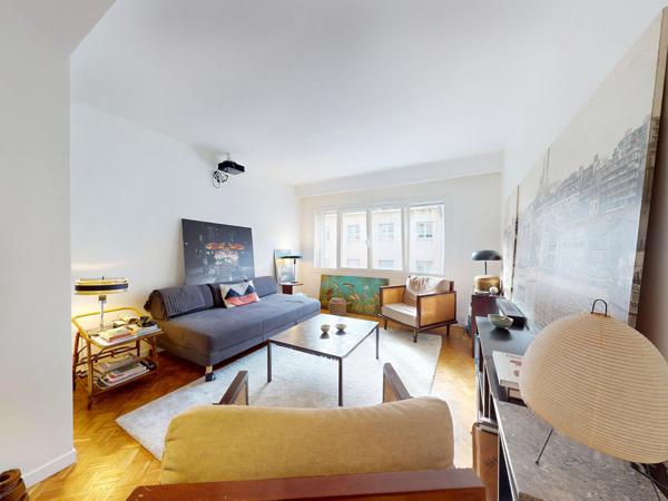 Marseille (13007) Endoume – Saint-Victor : Appartement 2 ch avec terrasse et vue sur la Bonne Mère.