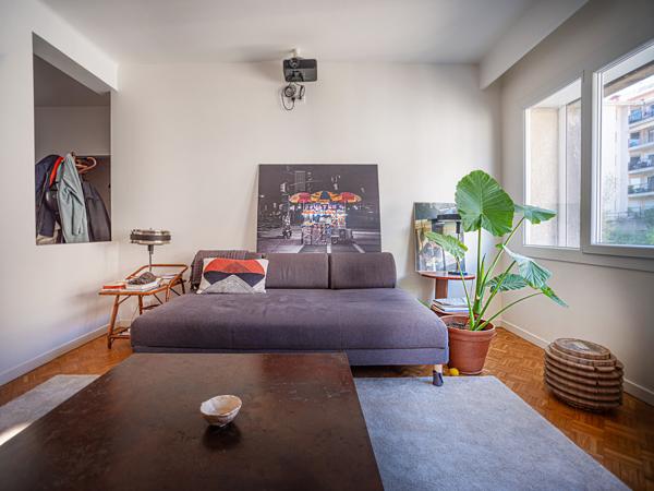 Marseille (13007) Endoume – Saint-Victor : Appartement 2 ch avec terrasse et vue sur la Bonne Mère.