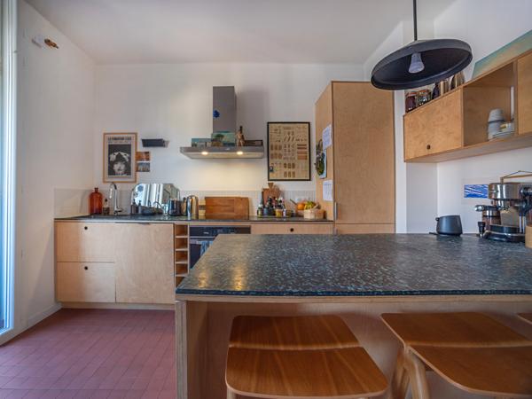 Marseille (13007) Endoume – Saint-Victor : Appartement 2 ch avec terrasse et vue sur la Bonne Mère.