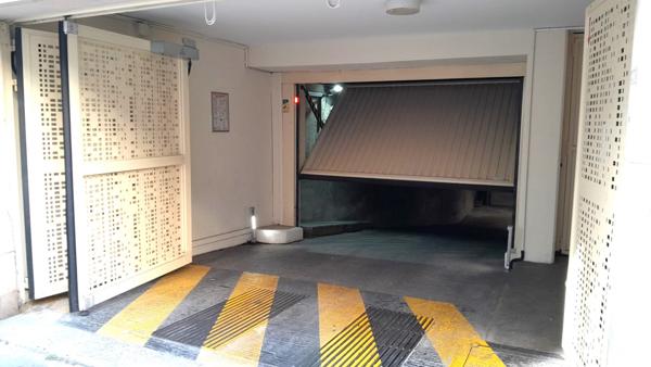 Parking à vendre 13 m² Paris 17