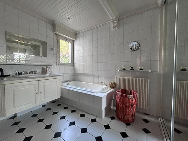 Maison Merignac 6 pièce(s) 152 m2