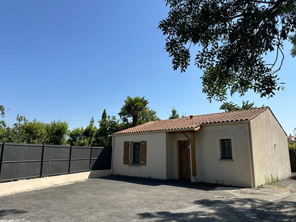 ROCHEFORT - OPPORTUNITÉ RARE POUR PROFESSION LIBÉRALE OU PROJET D'HABITATION