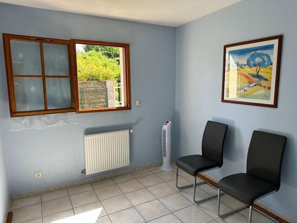 ROCHEFORT - OPPORTUNITÉ RARE POUR PROFESSION LIBÉRALE OU PROJET D'HABITATION