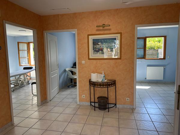 ROCHEFORT - OPPORTUNITÉ RARE POUR PROFESSION LIBÉRALE OU PROJET D'HABITATION