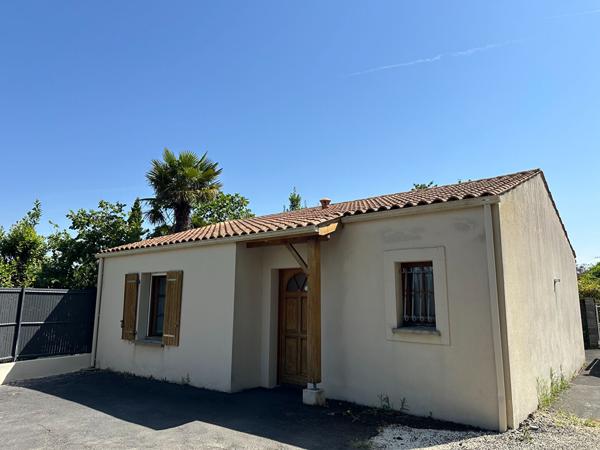 ROCHEFORT - OPPORTUNITÉ RARE POUR PROFESSION LIBÉRALE OU PROJET D'HABITATION