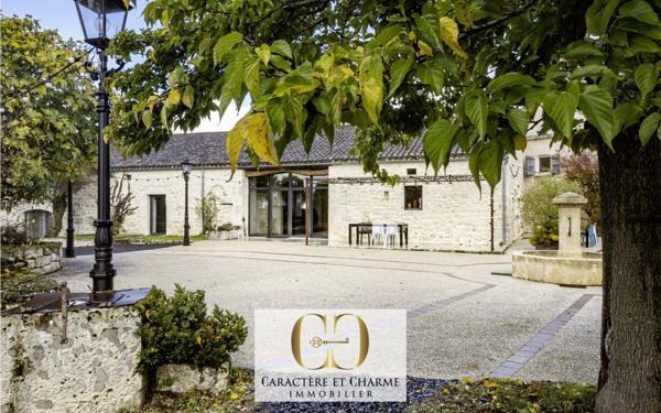 Cahors (46000) Proche Cahors: Mas Occitan restauré avec 2 gîtes - Prestige