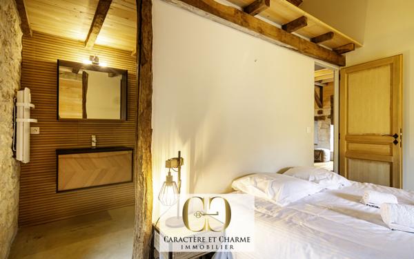 Cahors (46000) Proche Cahors: Mas Occitan restauré avec 2 gîtes - Prestige