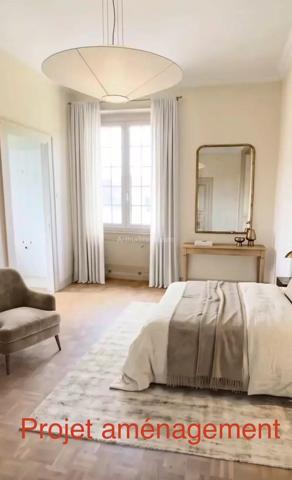 Vente                                                      Appartement
                        
                     10 pièces                      314 m2                     à Colmar