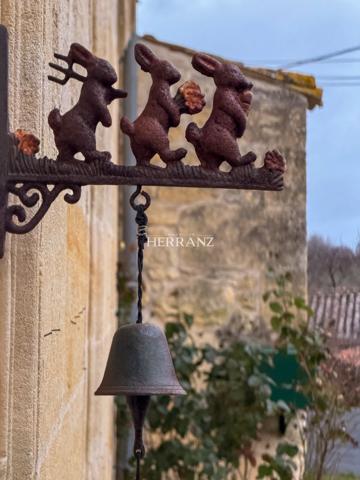 Maison en pierre avec piscine et vue imprenable sur les vignes. Détails des diagnostics énergétiques