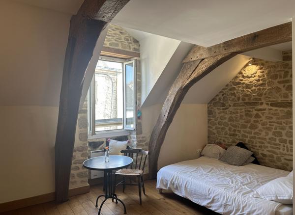 Grand studio de caractère centre ville Vannes