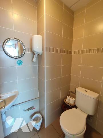 Hypercentre ville Le Mans proche République Local Commercial située au rez-de-chaussée de 100 m²