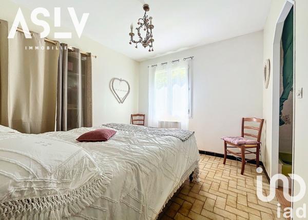 Maison traditionnelle 5 pièces de 120 m² à Solliès-Toucas (83210)