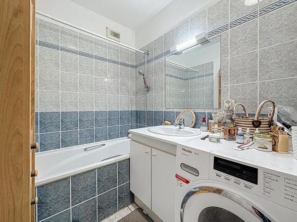 Bel appartement de bon standing sécurisée à deux pas du centre-ville historique