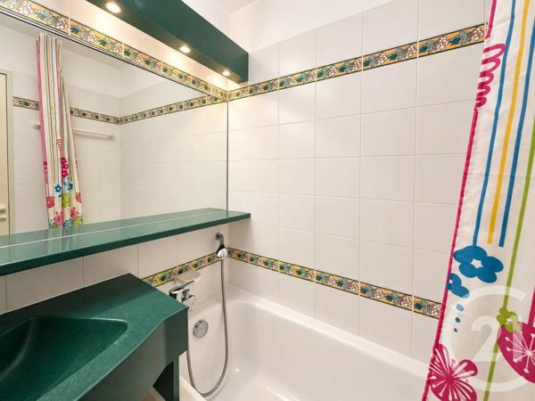 Appartement F1 à vendre  1 pièce - 25,59 m 2   URRUGNE  - 64
