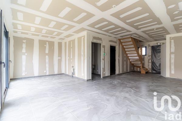 Maison 5 pièces de 95 m² à Orgeval (78630)