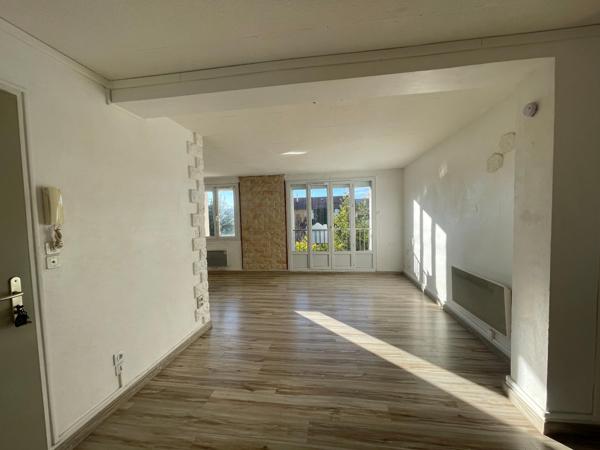 Appartement T3 au 2 ème étage d'un immeuble sécurisé