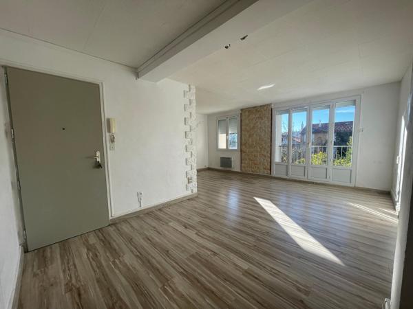 Appartement T3 au 2 ème étage d'un immeuble sécurisé