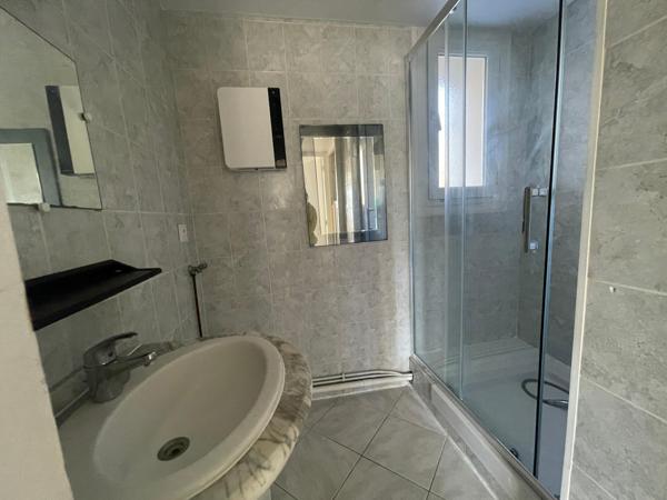 Appartement T3 au 2 ème étage d'un immeuble sécurisé