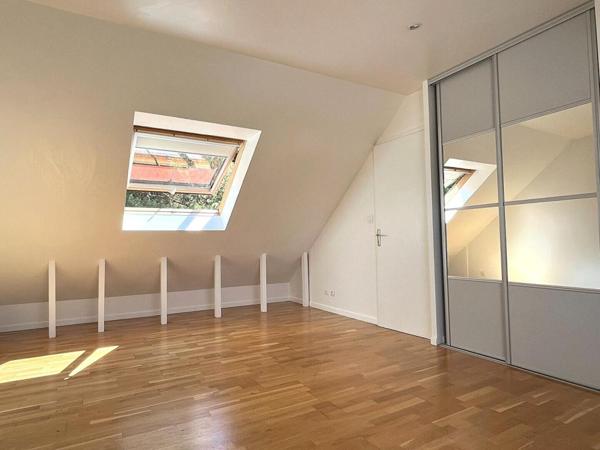 Maison Les Hauts de Bailly  5 chambres 137m²  habitables (110m² Loi Carrez)