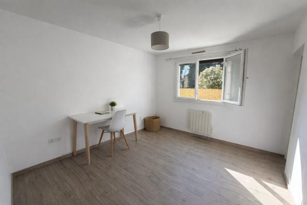 Maison indépendante 147 m² sur parcelle 390 m² Carcassonne - 6 chambres.