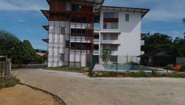 Appartement T4 Superficie 77 m2 avec 12.06 m2 de Terrasse Résidence sécurisée avec piscine
