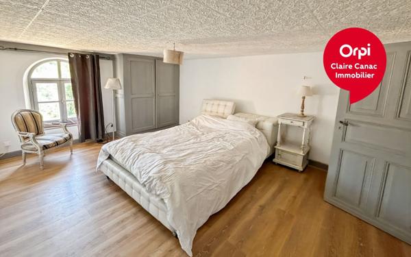 Maison à vendre    11 pièces •  Burlats