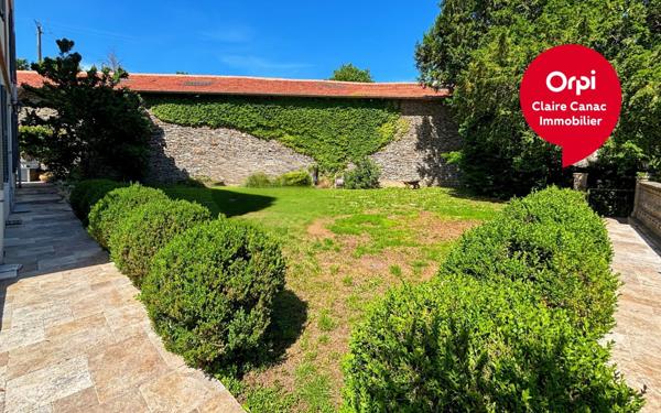 Maison à vendre    11 pièces •  Burlats