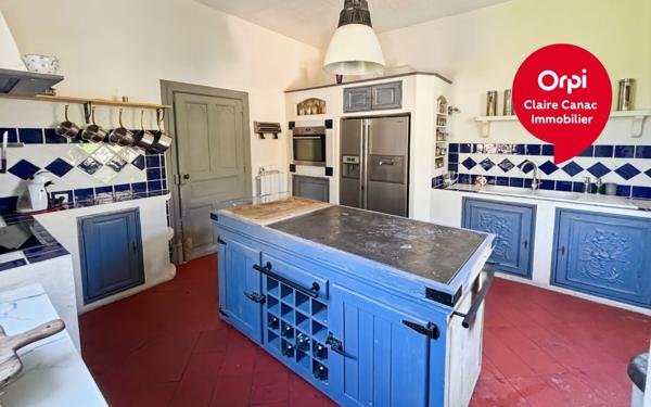 Maison à vendre    11 pièces •  Burlats