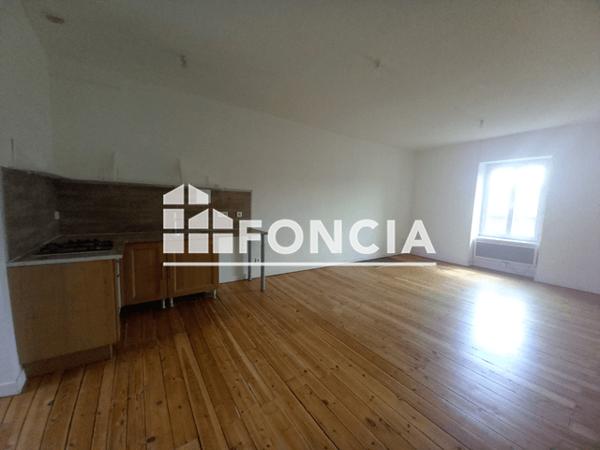 Location Appartement 4 pièces 85 m² - Poitiers Cedex 86000