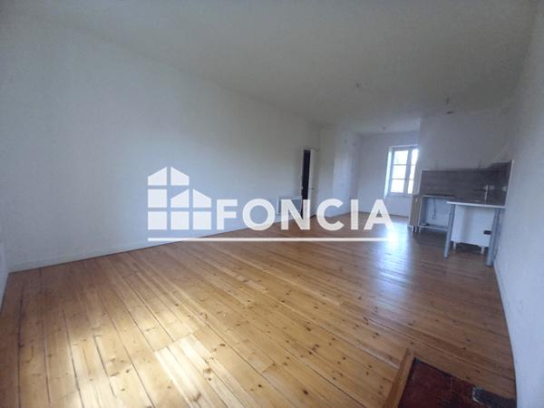Location Appartement 4 pièces 85 m² - Poitiers Cedex 86000