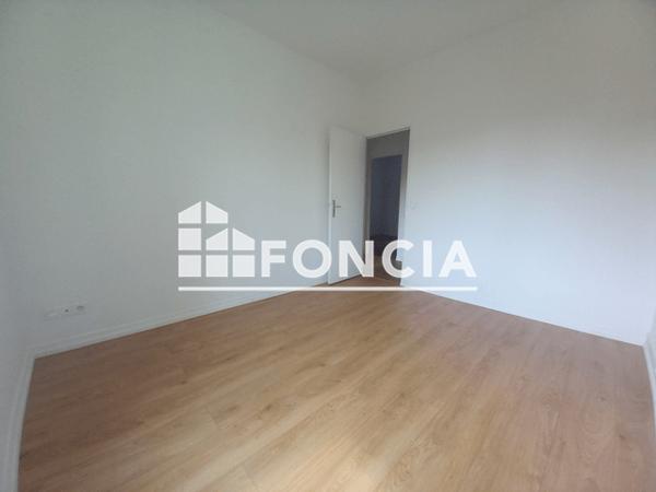 Location Appartement 4 pièces 85 m² - Poitiers Cedex 86000