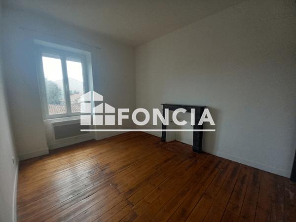 Location Appartement 4 pièces 85 m² - Poitiers Cedex 86000