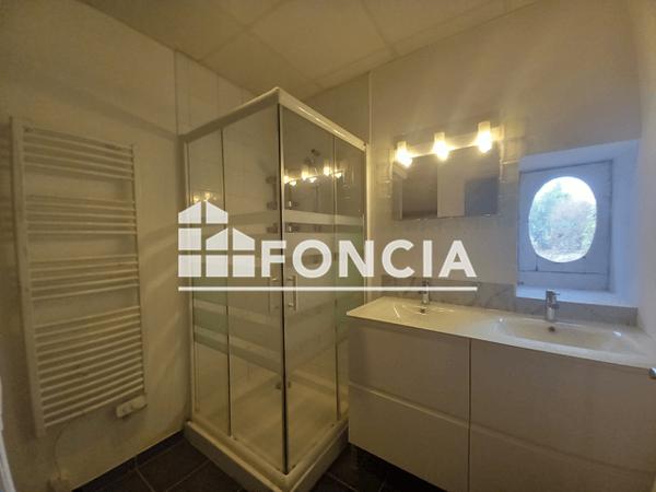 Location Appartement 4 pièces 85 m² - Poitiers Cedex 86000