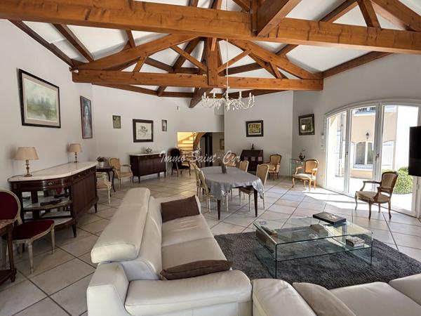 Maison 7 pièce(s) 4 chambre(s) 271 m²