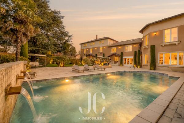 Propriété de caractère fin XIX – Parc arboré de 5 000 m² – 423 m² habitables – Piscine